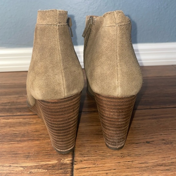 Olive taupe suede leather booties ankle boots heels - Picture 4 of 12